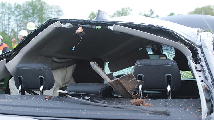 BMW &uuml;berschl&auml;gt sich mehrfach