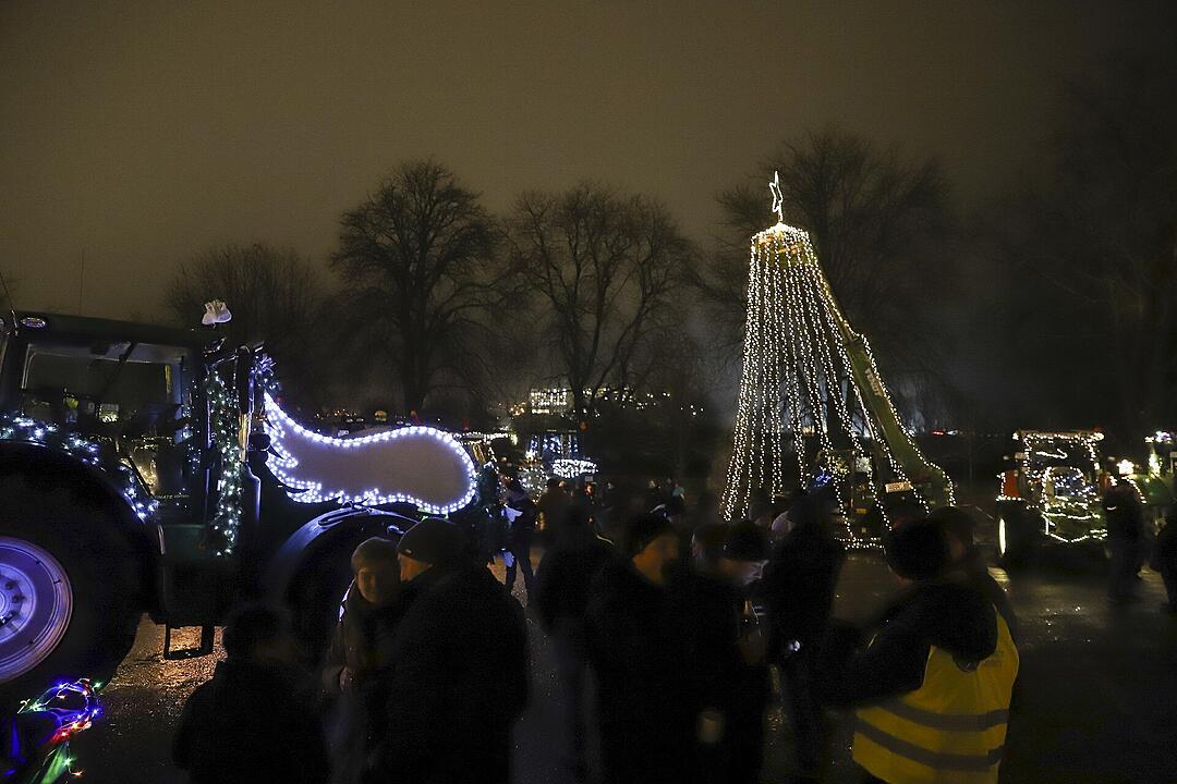 In Kulmbach durfte die beliebte Lichterfahrt der Traktoren stattfinden.