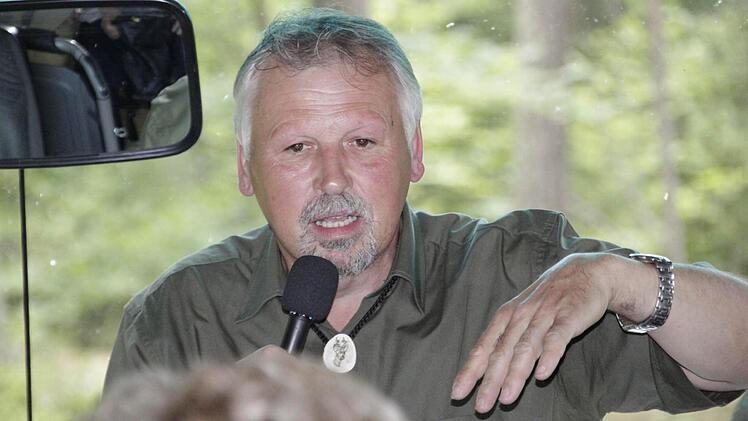 Welche weiteren Maßnahmen geplant sind, erläuterte Förster Distler im Bus.