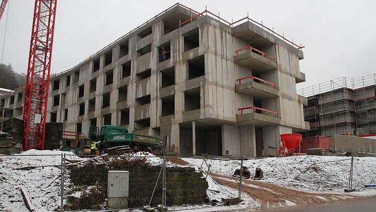 Der Rohbau für das neue Haus Waldenfels in Bad Brückenau steht. Foto: Ulrike Müller