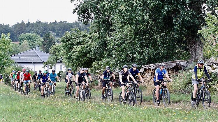 Die Teilnehmer des Hutzeltrails Foto: pr