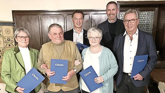 Geehrte CSU-Mitglieder (von links): Erika Amschler, Ehrenvorsitzender Georg Richter, Vorsitzender J&uuml;rgen Kieslich, Adelheid Lutz, B&uuml;rgermeister Martin Bernreuther, Reinhold F&ouml;rtsch.