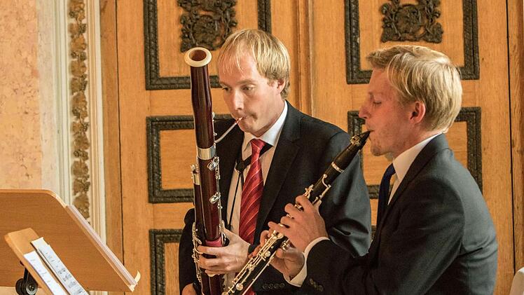 Impressionen vom Kinderkonzert "Die Königin der Farben" im Landestheater Coburg: Thomas Acker und Philipp Grzondziel (von links)Foto: Jochen Berger