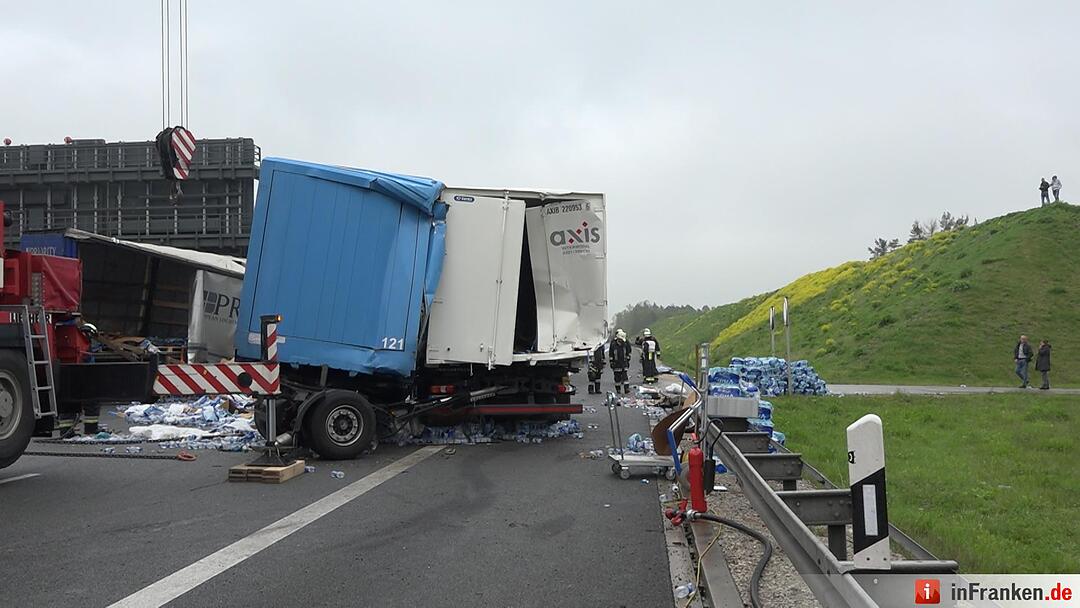 Schwerer Unfall auf A6 im Kreis Roth: Schaulustige behindern Einsatzkräfte