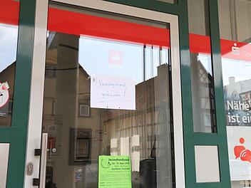 Nach bewaffneten &Uuml;berf&auml;llen auf eine Bankfiliale und eine B&auml;ckerei in den Landkreisen Rh&ouml;n-Grabfeld und Bad Kissingen wurde ein Verd&auml;chtiger festgenommen. Foto: NEWS5/Merzbach