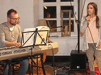 Der Apfel fällt nicht weit vom Stamm: Klara Friedrich ist schon zwei Mal bei der Jazzsession aufgetreten. Fotos: Sonny Adam