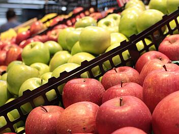 Vor dem Verkauf im Supermarkt werden Äpfel oft bis zu einem Jahr gelagert.  Symbolfoto: Jasmine Lin/Pixabay.com