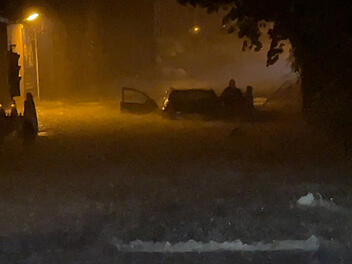 Schwere Gewitter in Franken: Erneut steckt Auto in berüchtigter Unterführung fest