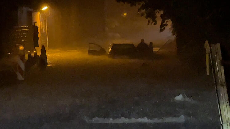 Schwere Gewitter in Franken: Erneut steckt Auto in berüchtigter Unterführung fest