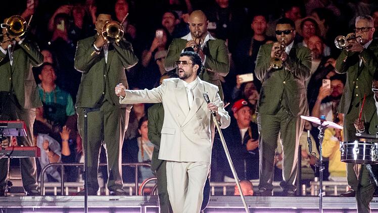 Mit seinem Album "Deb&iacute; Tirar M&aacute;s Fotos" ging Bad Bunny 2025 auf Welttournee. 2026 ist er auch in Europa - und sogar mehrmals in Deutschland - zu sehen.