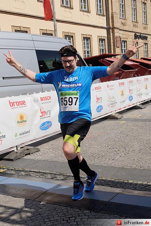 Weltkulturerbelauf 2017 in Bamberg: Der Zieleinlauf am Maxplatz