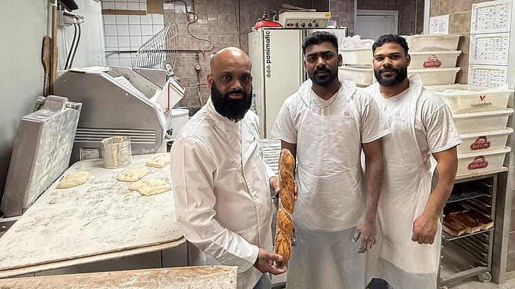 Kleiner Stadtteil-B&auml;cker gewinnt Pariser Baguette-Wettstreit