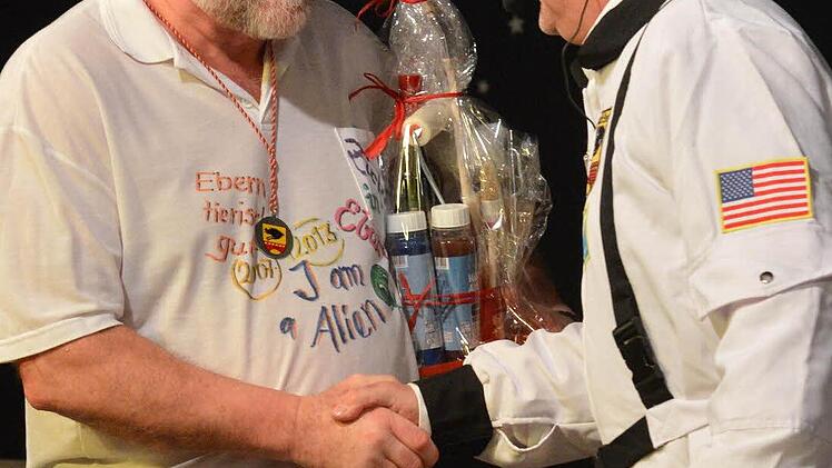 Bühnenbildner Erich Wolfert wurde fürs nächste jahr verpflichtet.