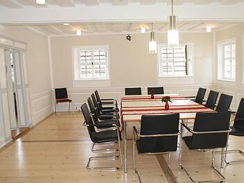 Im neu gestalteten Ratssaal verbindet sich der Bürgerstolz von 1690 mit einen zeitgemäßem Nutzungskonzert.