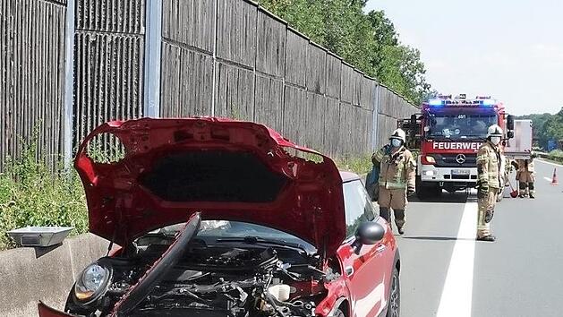Das ist das Auto, dessen Fahrer auf den anderen Pkw aufgefahren war.