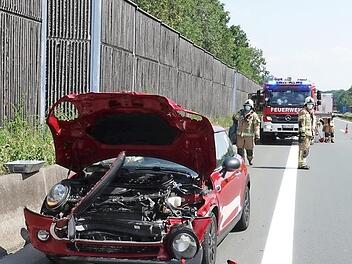 Das ist das Auto, dessen Fahrer auf den anderen Pkw aufgefahren war.