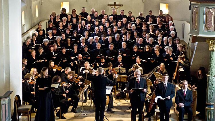 Der Coburger Bachchor bei der Aufführung der "Johannespassion" in der Heilig-Kreuz-Kirche.Foto: Jochen Berger