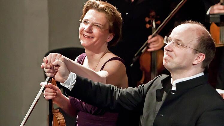 Die Geigerin Antje Weithaas gastiert im Oktober erneut in Coburg. Unter Leitung von Roland KLutttig wird sie das Violinkonzert von Beethoven Interpretieren.Foto: Jochen Berger / Archic