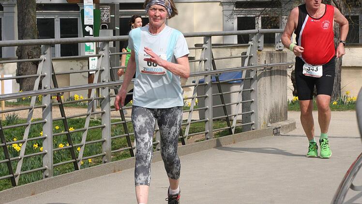 Gabriele Bub vom Trimm - Dich -Verein Ebenhausen ging die 6,5 Kilometer Walking-Strecke in nur 46,16 Minuten