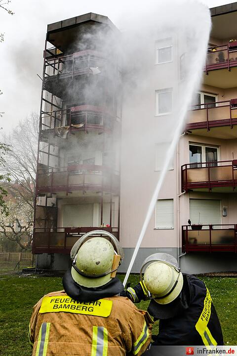 Bamberg: Großbrand in Mehrfamilienhaus