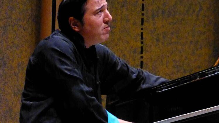 Fazil Say bei seinem Konzert beim Kissinger Sommer 2015. Foto: Ahnert