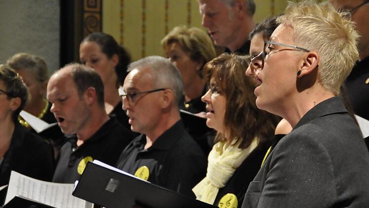 Der "ProTon" Chor aus Stangenroth, eine moderne adäquate Antwort auf herkömmlichen altmodischen Chorgesang. Foto: Peter Klopf