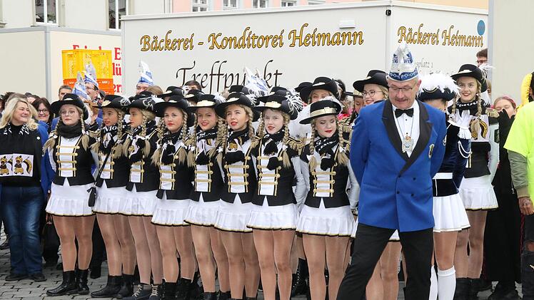 Die Königsgarde des Coburger Mohr. Aber welchen Schritt übt gerade Präsident Matthias Schikora?