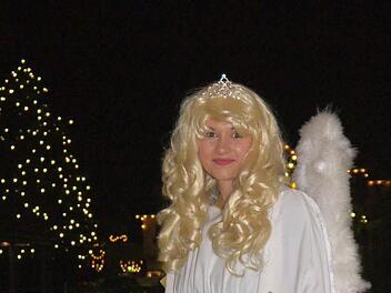 Corinna Röttger als Neustadter ChristkindFoto: Berthold Köhler