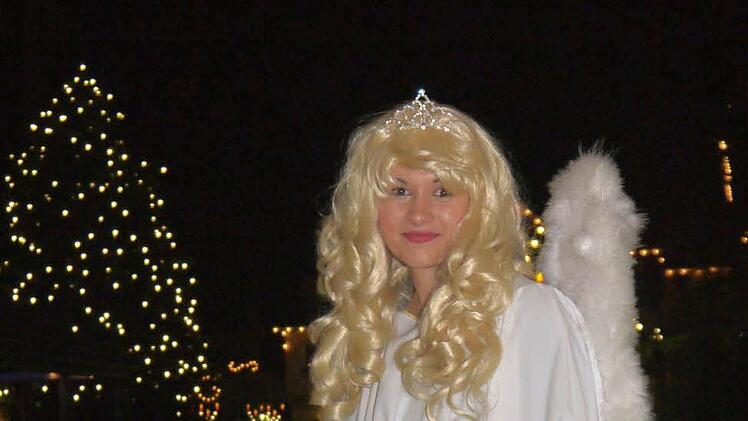 Corinna Röttger als Neustadter ChristkindFoto: Berthold Köhler