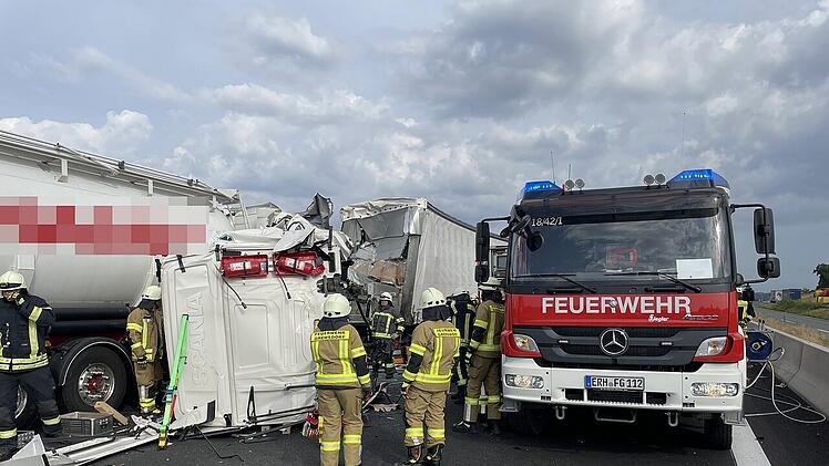 A3 bei Erlangen nach Unfall gesperrt