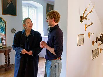Reporterin Carolin von der Groeben besucht Caspar Freiherr von Gumppenberg in seinem Schloss.