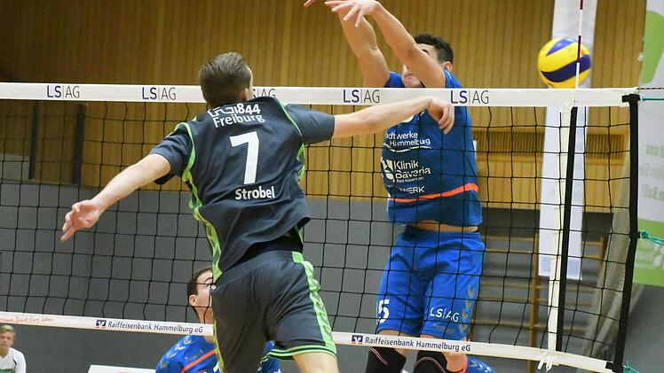 Im Hinspiel hatte Hammelburgs Lorenz Karlitzek (rechts) das Nachsehen gehabt gegen Freiburg. Die Gelegenheit zur Revanche ist da. Foto: Hopf