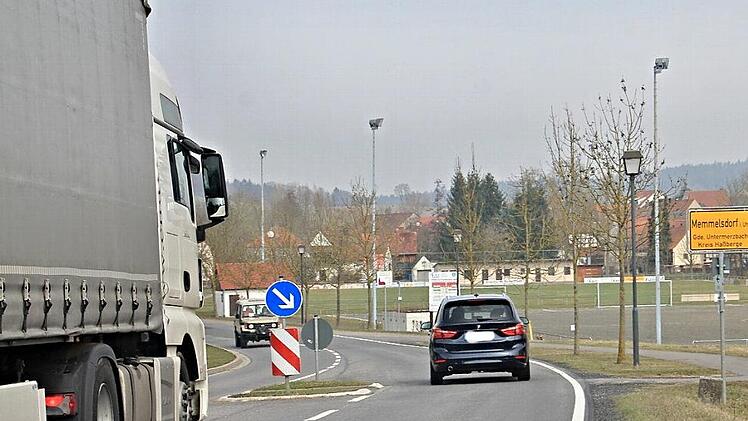 In diesem Bereich, am Ortseingang aus Richtung Untermerzbach kommend, werde häufig zu schnell gefahren und das obwohl am Ortseingang eine "Verengung", bzw. eine Querungshilfe vorhanden ist. Foto: Helmut Will