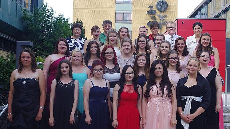 : Die staatlich gepr&uuml;ften Kinderpflegerinnen aus der FKI 11