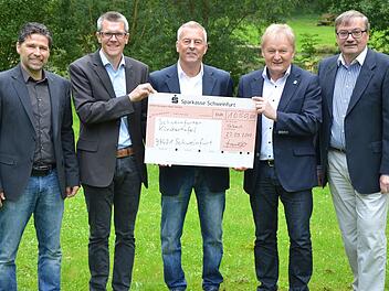 Schule &bdquo;erl&auml;uft&ldquo; mehr als 2000 Euro