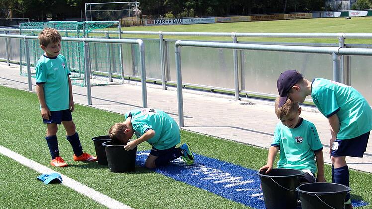 Die Kinder waren mit großer Begeisterung in Theorie und Praxis bei der Sache.   Foto: Richard Sänger
