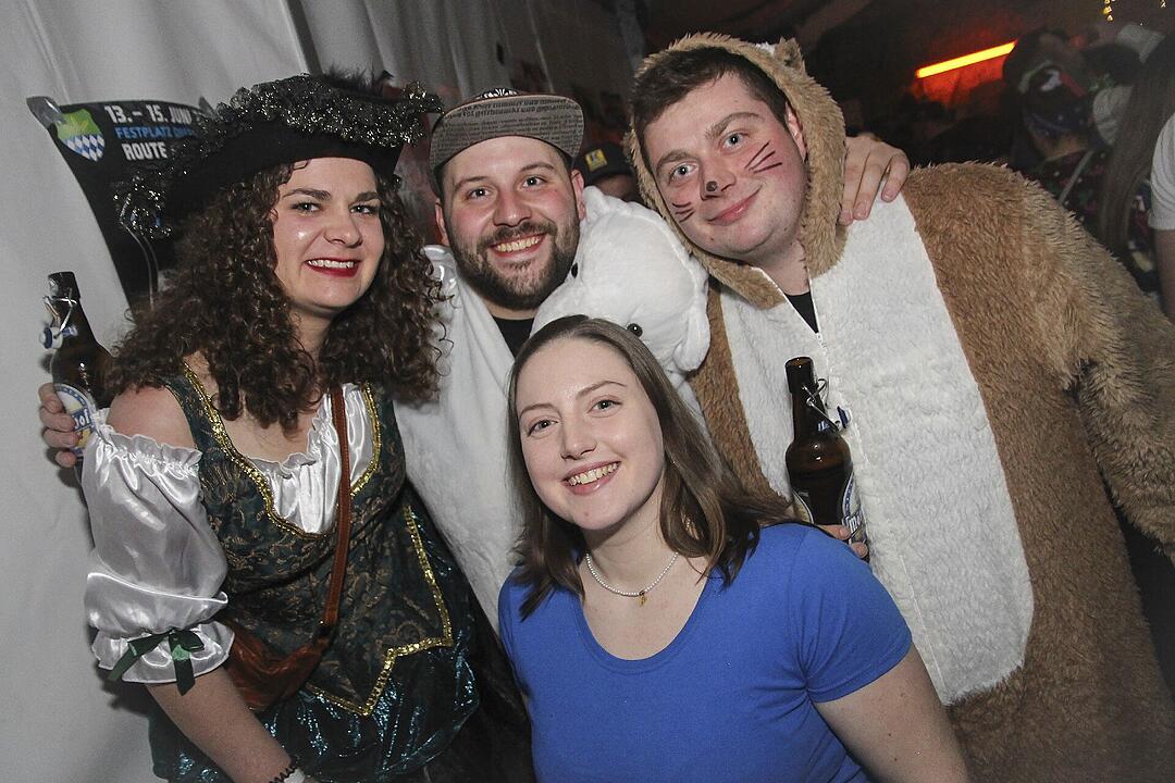 Super Stimmung beim Meeder Zeltfasching 2025!