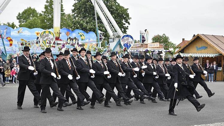 Sehr zufrieden zeigte sich Hauptmann Manfred Barfuß mit dem Parademarsch der Fahnenkompanie