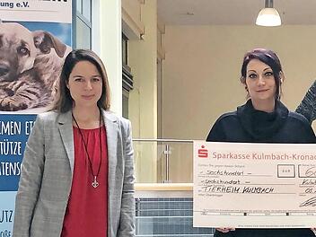 Von links: Centermanagerin Anja Curioso Naiaretti, Tierheimleiterin Carina Wittmann und der Zweite Vorsitzende des Tierschutzvereins, Tobias Schöffel. Foto: privat