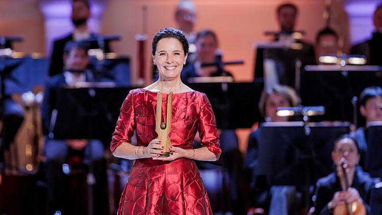 Durch die Klassik-Gala, die vor allem die klassische Musik f&ouml;rdern will, f&uuml;hrt D&eacute;sir&eacute;e Nosbusch.