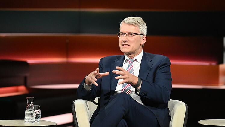 Elmar Theve&szlig;en war 2025 so oft wie kein anderer in deutschen Talkshows zu Gast - hier bei "Markus Lanz" im ZDF.