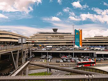 Parken am Flughafen: Enorme Ersparnis durch fr&uuml;hzeitige Online-Buchung m&ouml;glich - Flughafen K&ouml;ln-Bonn