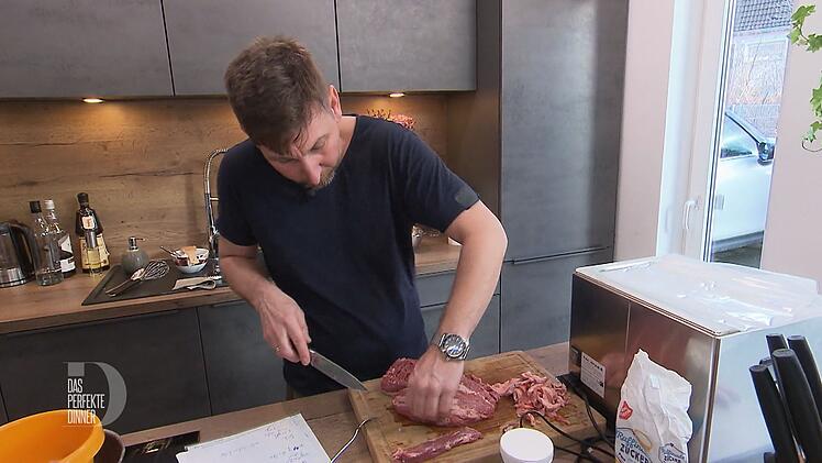 Der Star des Abends ist nicht nur Mike, sondern auch sein teures Angus Rind.
