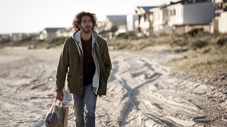 Garth Davis' Drama "Lion" ber&uuml;hrt mit seiner wahren Geschichte eines indischen Jungen, der verloren ging und nach 25 Jahren seine Familie wiederfindet. Dev Patel war f&uuml;r seine Rolle f&uuml;r einen Oscar nominiert.