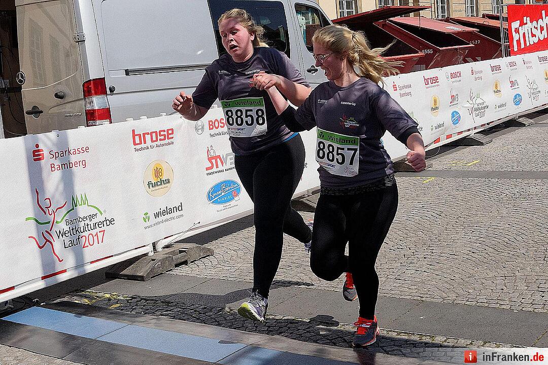 Weltkulturerbelauf 2017 in Bamberg: Der Zieleinlauf am Maxplatz