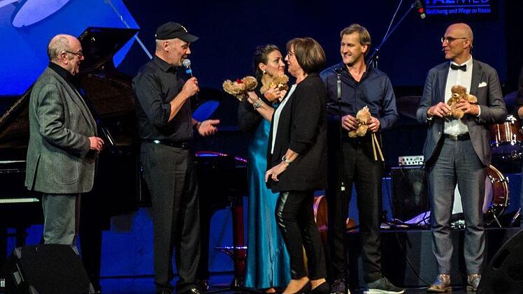 Das Thilo Wolf Quartett mit Thilo Wolf am Flügel, der Sängerin Johanna Iser, dem Kontrabassisten Markus Schieferdecker und dem Schlagzeuger Paul Höchstädter eröffnete die Sonneberger Jazztage.Foto: Jochen Berger