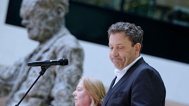 Gremiensitzungen und Statements der Bundesparteien