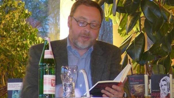 Der Bamberger Autor Thomas Kastura las im Intermezzo in Zeil aus seiner Krimi-Kurzgeschichtensammlung. Foto: Sabine Meissner