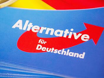 Neuer Höchstwert für die AfD, Tiefstwerte für die Union: In dem, im Auftrag des öffentlich rechtlichen Senders ARD, erstelltem DeutschlandTrend von Infratest dimap, hat die AfD erstmals die SPD überholt und steht nun auf Platz zwei. Foto: Michael Kappeler/dpa