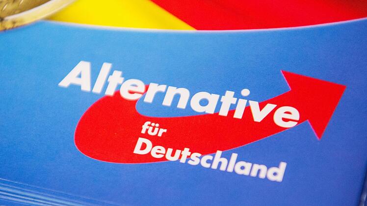 Neuer Höchstwert für die AfD, Tiefstwerte für die Union: In dem, im Auftrag des öffentlich rechtlichen Senders ARD, erstelltem DeutschlandTrend von Infratest dimap, hat die AfD erstmals die SPD überholt und steht nun auf Platz zwei. Foto: Michael Kappeler/dpa